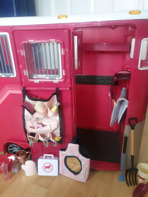 mane attraction horse trailer